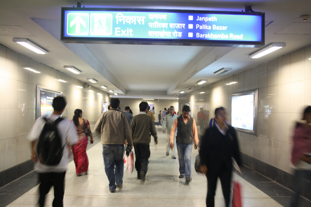 Delhi Metro - Love on the Tracks, Around Town