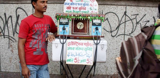 City Life - Meraj's Future Telling Machine, Daryaganj
