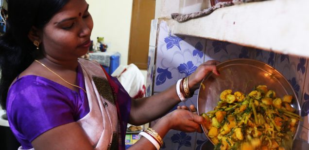 Julia Child in Delhi – Professional Cook Archana Das Cooks the Bengali Panchmishali Subzi in Her Home Kitchen, Chilla Village