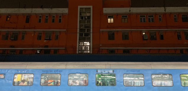 City Hangout - Shatabdi Watching, New Delhi Railway Station