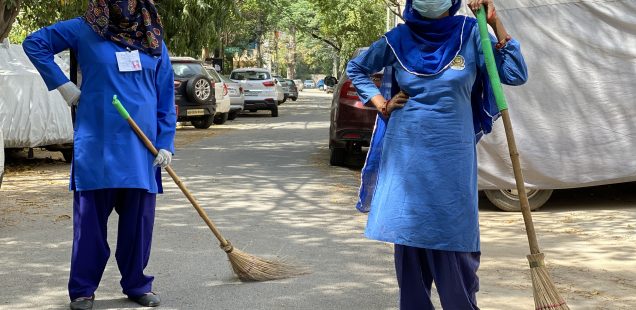 City Life - Women at Work, South Delhi